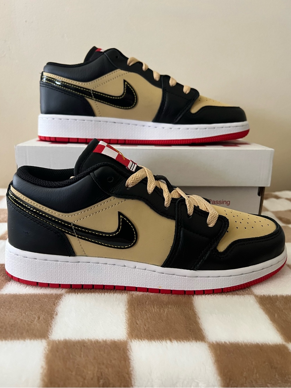 Nike Air Jordan 1 Low SE (GS) Pizza Party Sneaker HQ2016 200 Youth 5.5/Women’s 7